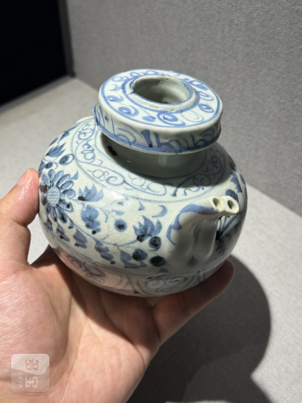 元 青花花卉纹盘口水注 - 图7